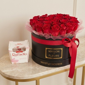 25 красных роз + Raffaello