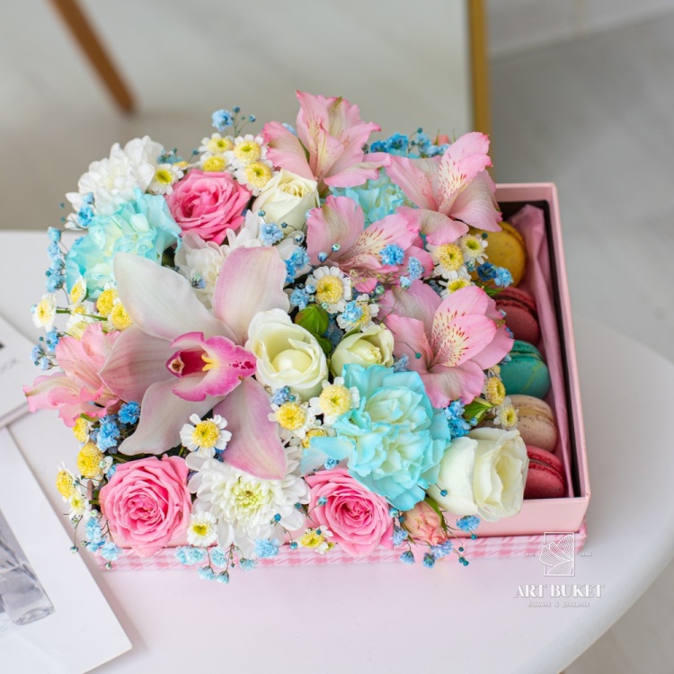 Коробочка с макарунами