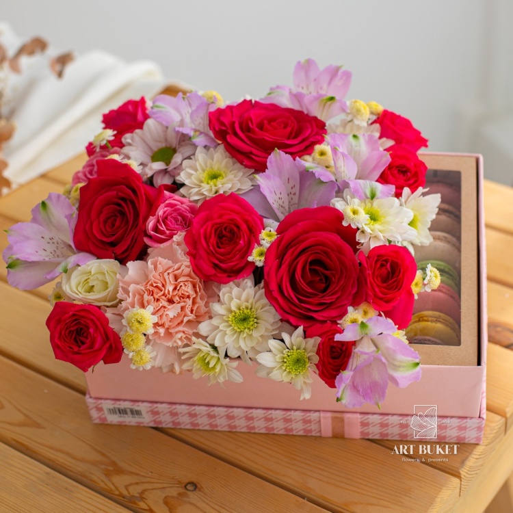 Коробочка с макарунами