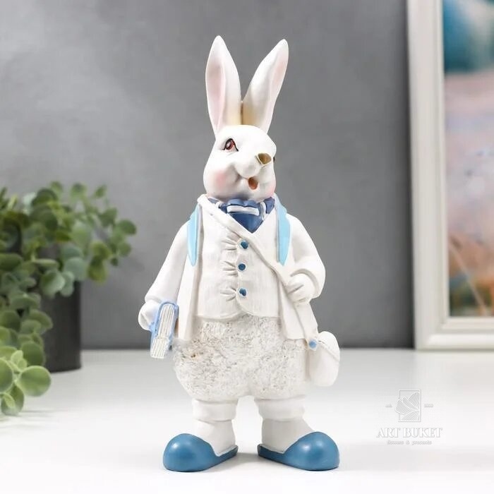 Сувенир полистоун "Заяц в белой жилетке и пиджаке, с сумкой" 22х10х7,5 см   