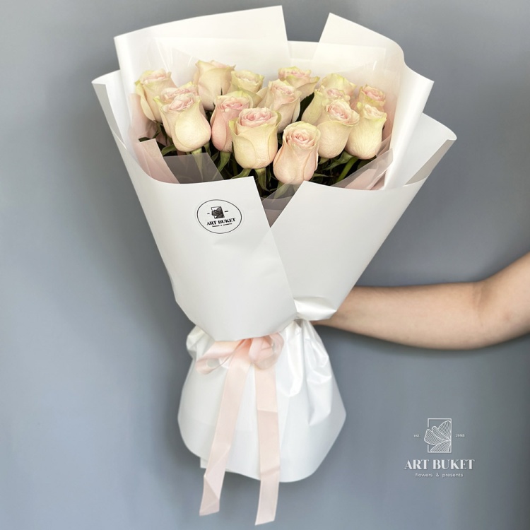 15 роз "Пинк мондиаль"