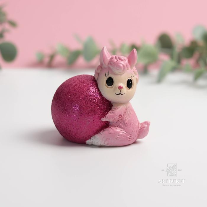 Фигурка полистоун «Лама с шаром», 7 см