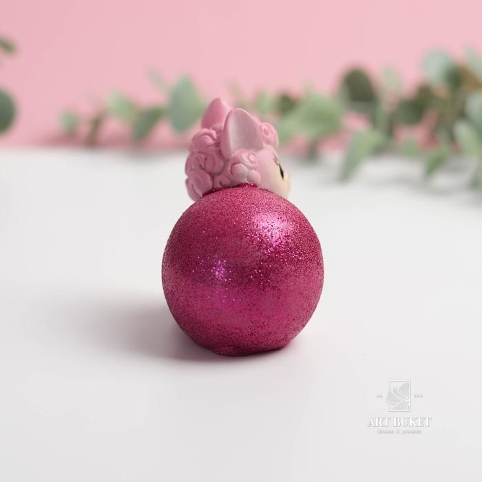 Фигурка полистоун «Лама с шаром», 7 см