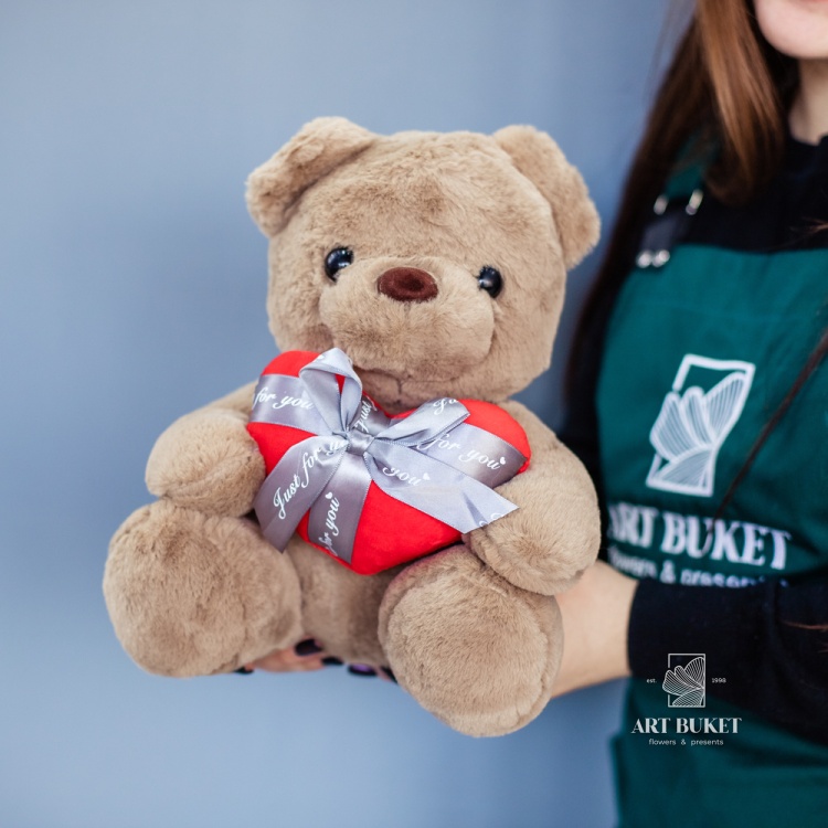 Медведь коричневый с большим сердцем 40 см
