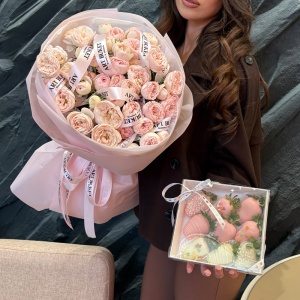 Подарочный сет #50: букет и клубника в шоколаде