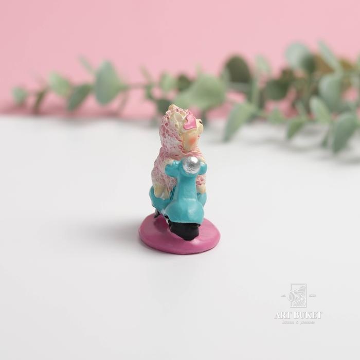 Фигурка полистоун «Лама на мопеде», 4 см