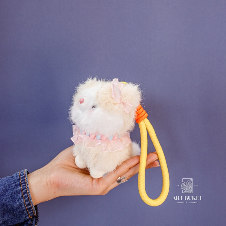 Брелок кошка на карабине