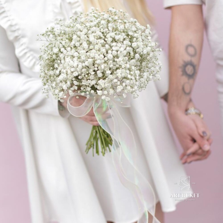 Свадебный букет из белых гипсофил