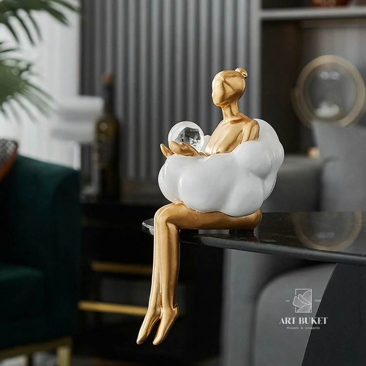 Статуэтка девушка на облаке с шаром 23см