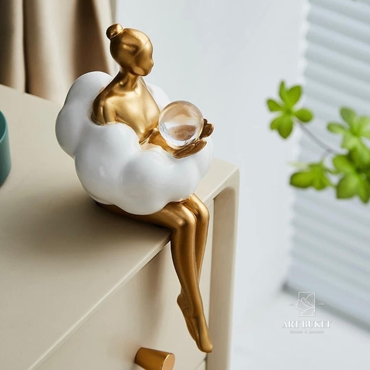 Статуэтка девушка на облаке с шаром 23см
