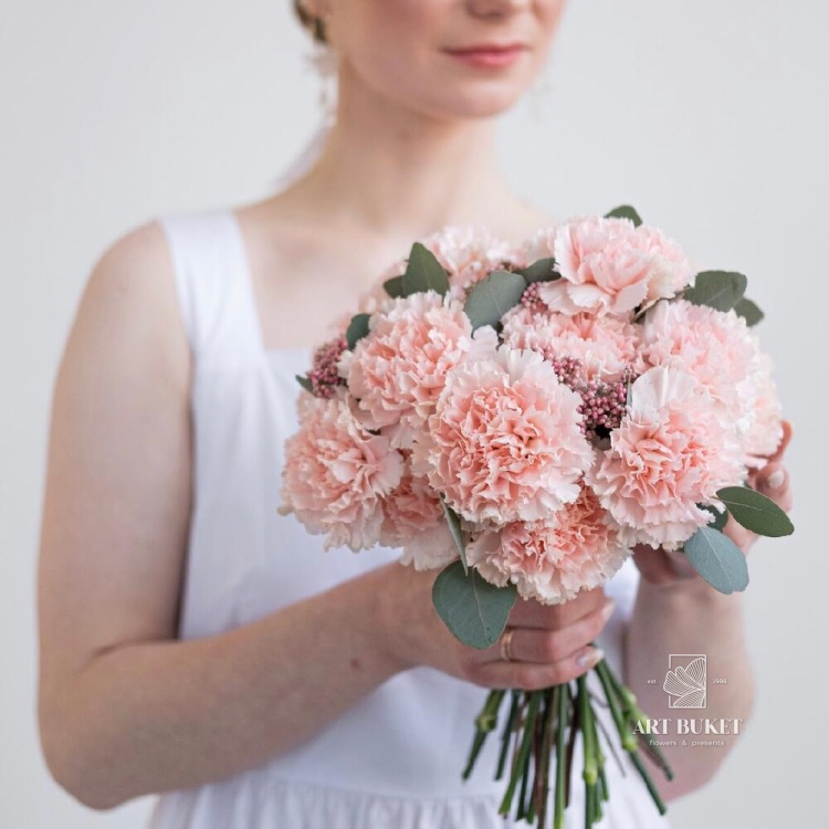 Свадебный букет из розовых диантусов