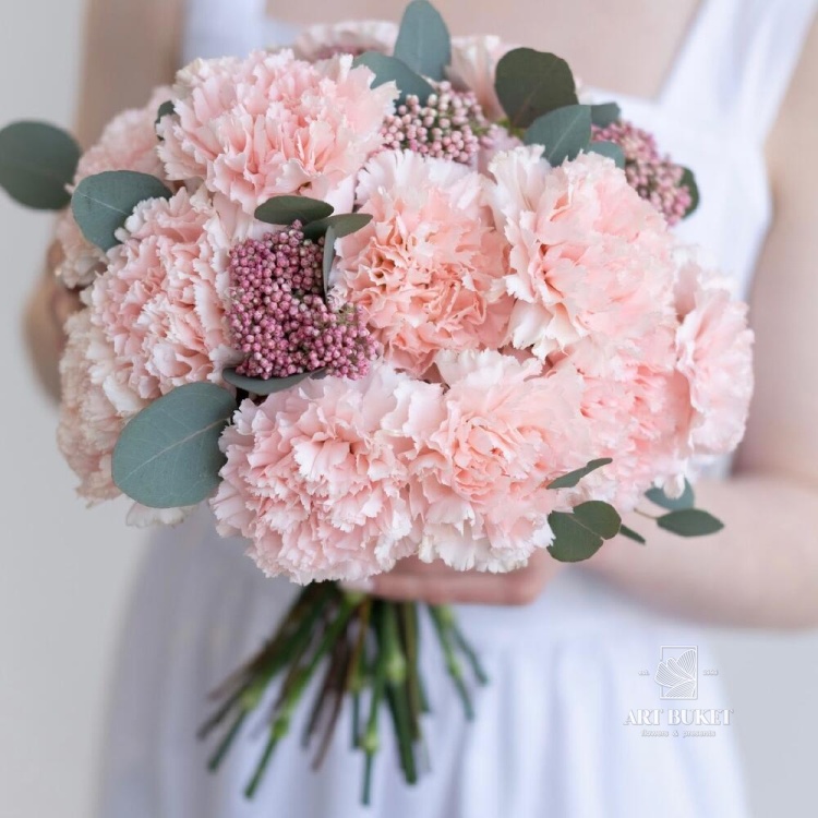 Свадебный букет из розовых диантусов