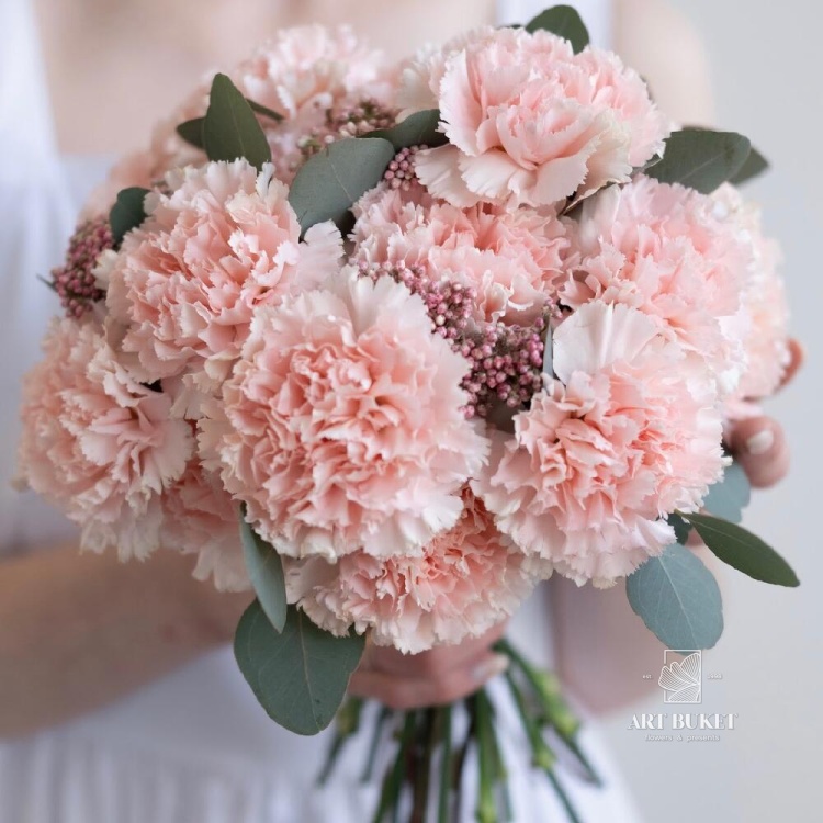 Свадебный букет из розовых диантусов