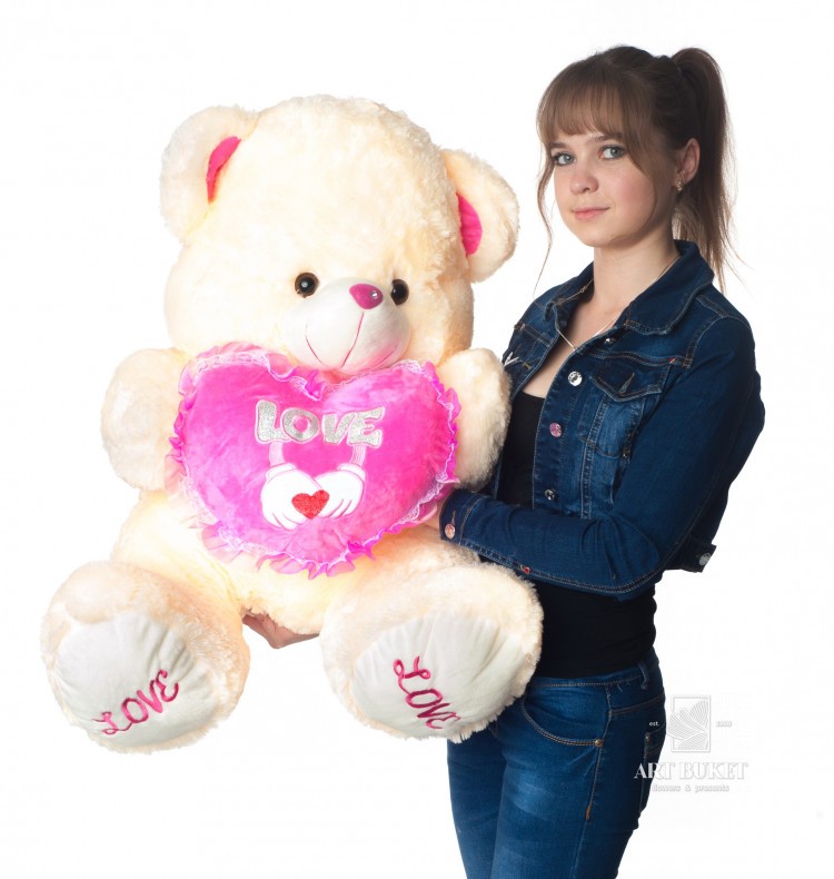 Медведь с сердцем Love