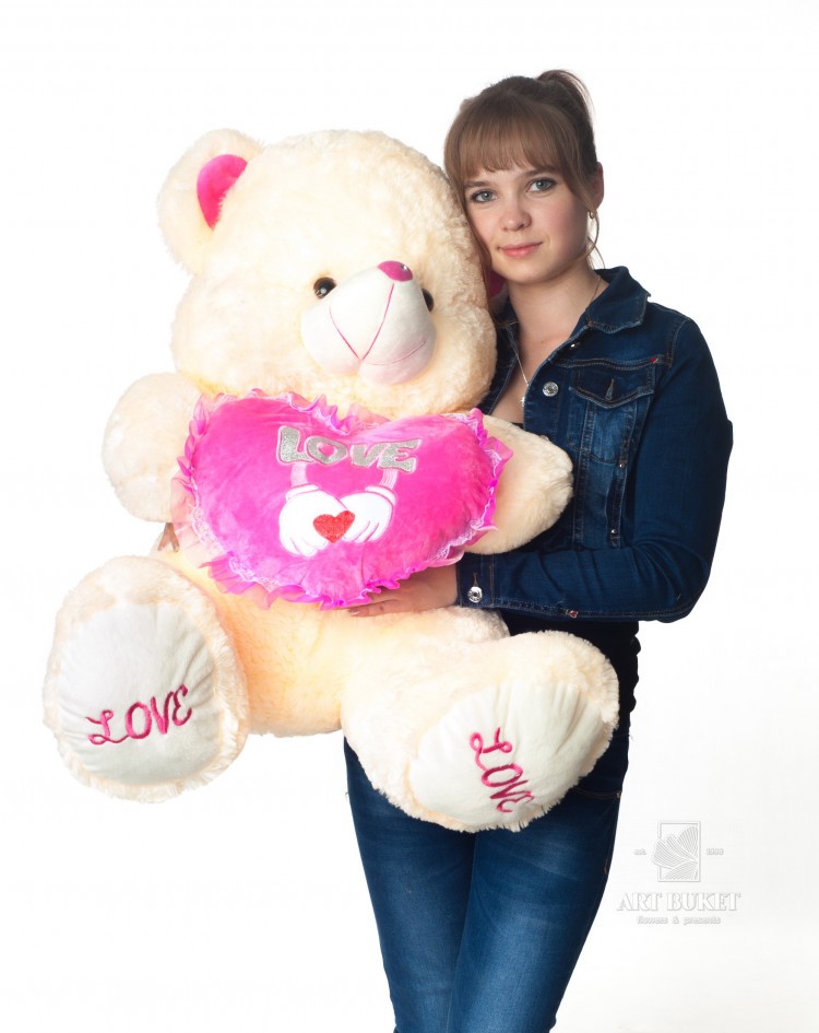 Медведь с сердцем Love