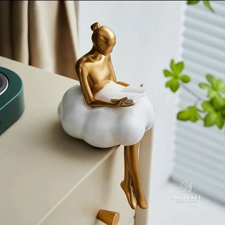 Статуэтка девушка на облаке с книгой 16см