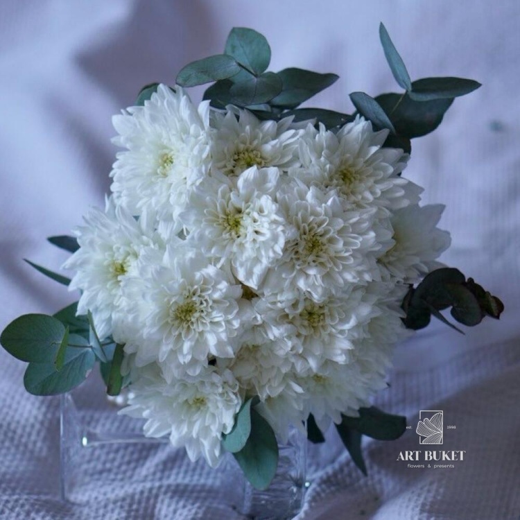 Свадебный букет из белой хризантемы