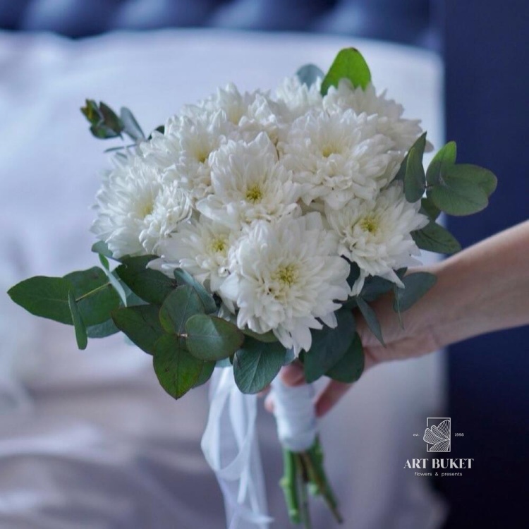 Свадебный букет из белой хризантемы
