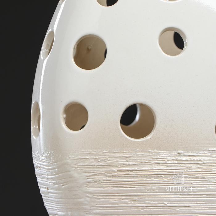 Ваза "Лотос" резная, белая, 22 см