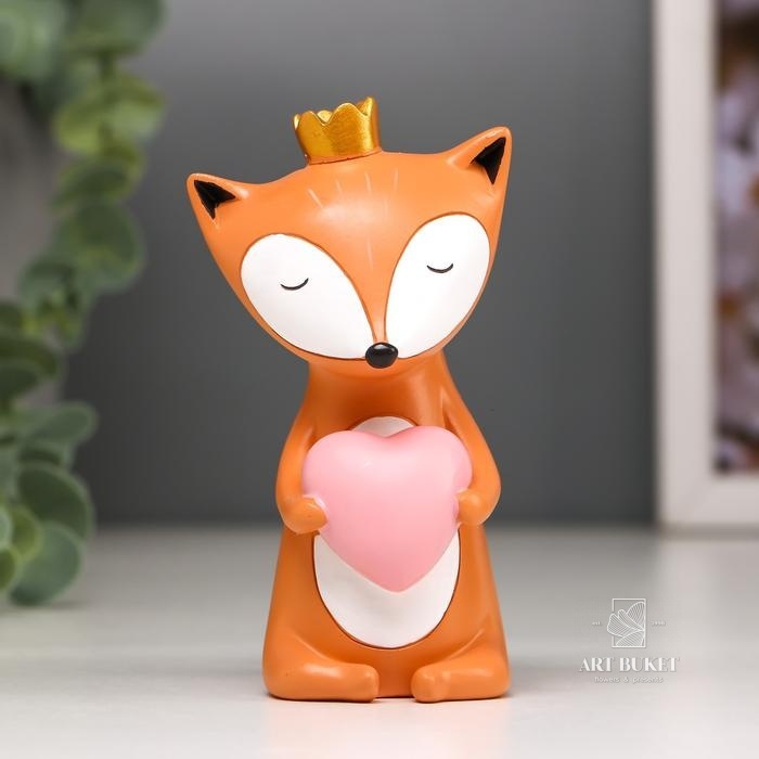 Сувенир "Лисичка в короне с сердечком" 10,3х6х6,5 см      
