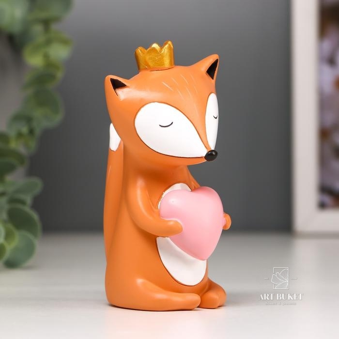 Сувенир "Лисичка в короне с сердечком" 10,3х6х6,5 см      