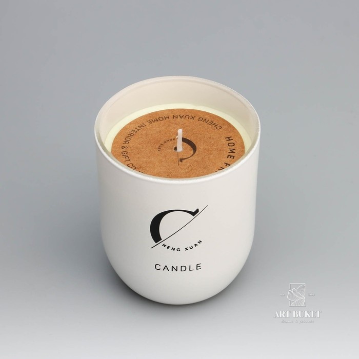 Свеча ароматическая в стакане "Home Fragrance", ирис и сладости, белая, 7х8 см