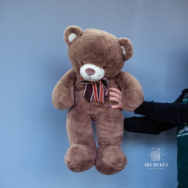 Медведь меховой с бантом темно-коричневый 70 см