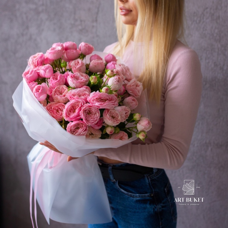 11 пионовидных кустовых роз