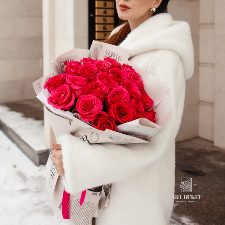 25 розовых роз "Pink Floyd"