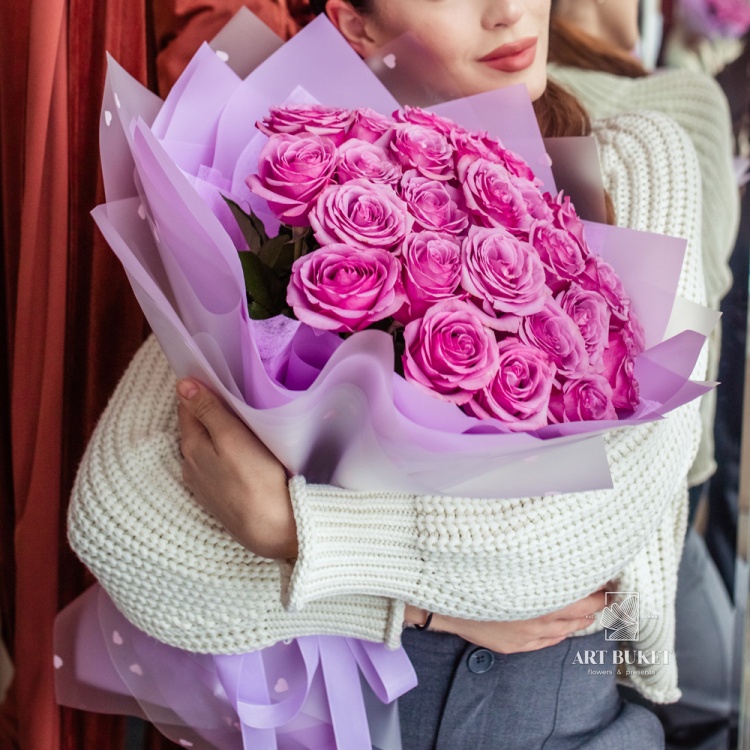 29 фиолетовых роз