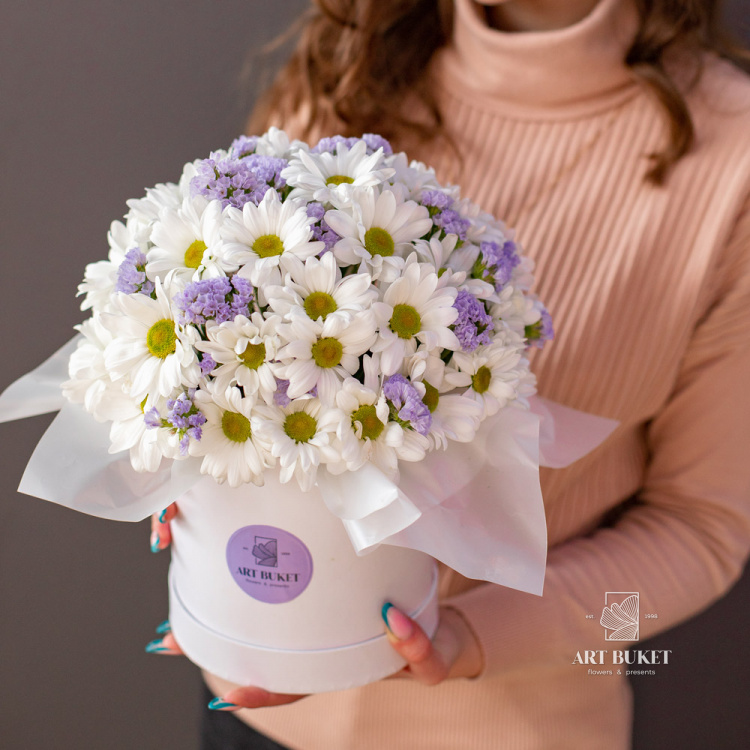 Композиция с ромашковой хризантемой