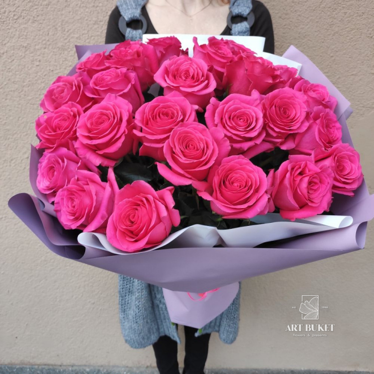 25 розовых голландских роз