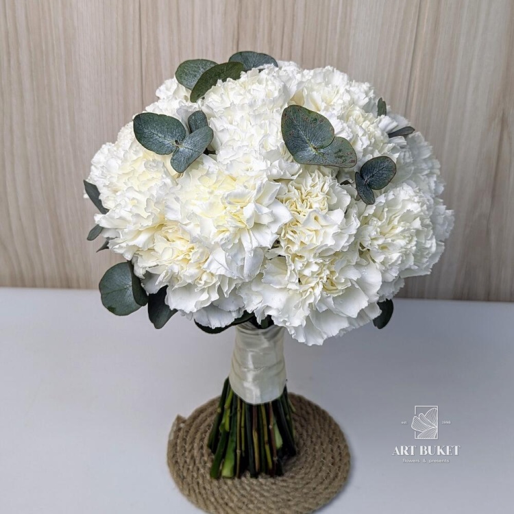 Свадебный букет из белых диантусов