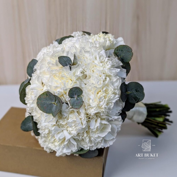 Свадебный букет из белых диантусов