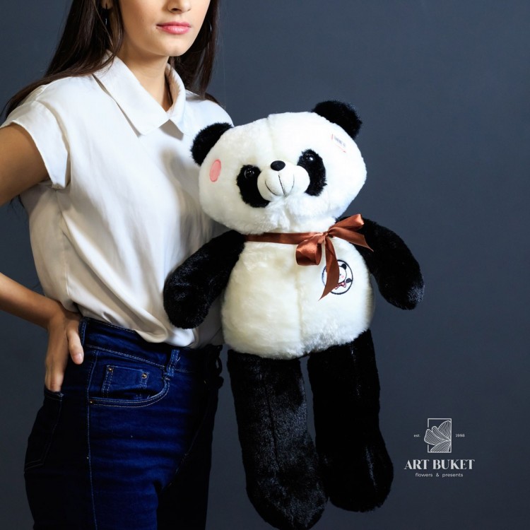 Панда с коричневой лентой