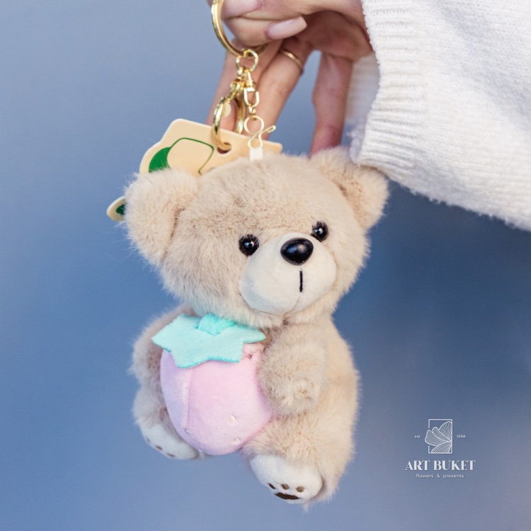 Брелок медведь с клубничкой 11 см