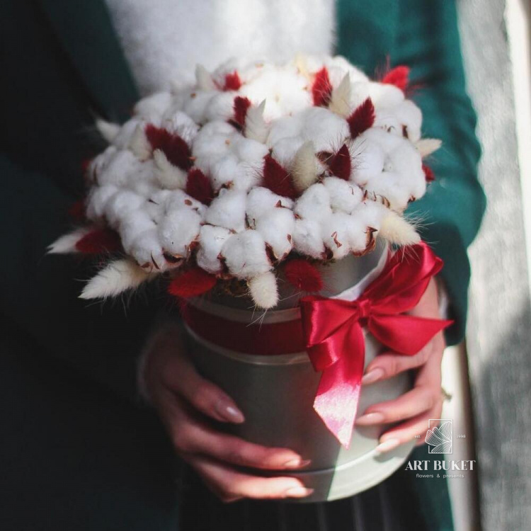 Цветочная композиция из хлопка