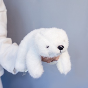 Умка лежачий белый 25 см