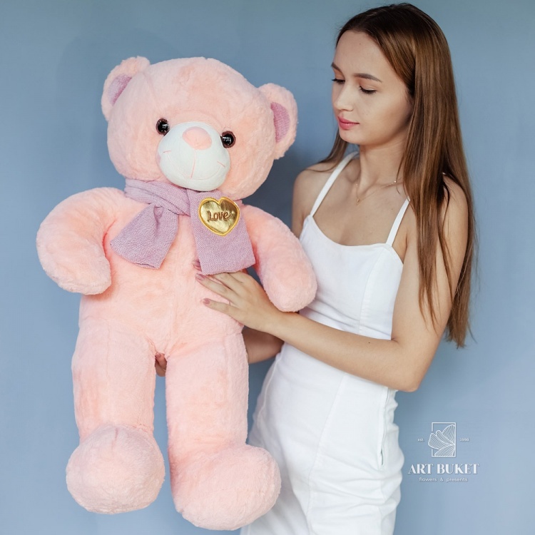 Медведь с вязаным шарфом