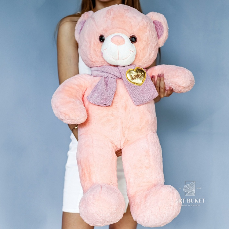 Медведь с вязаным шарфом