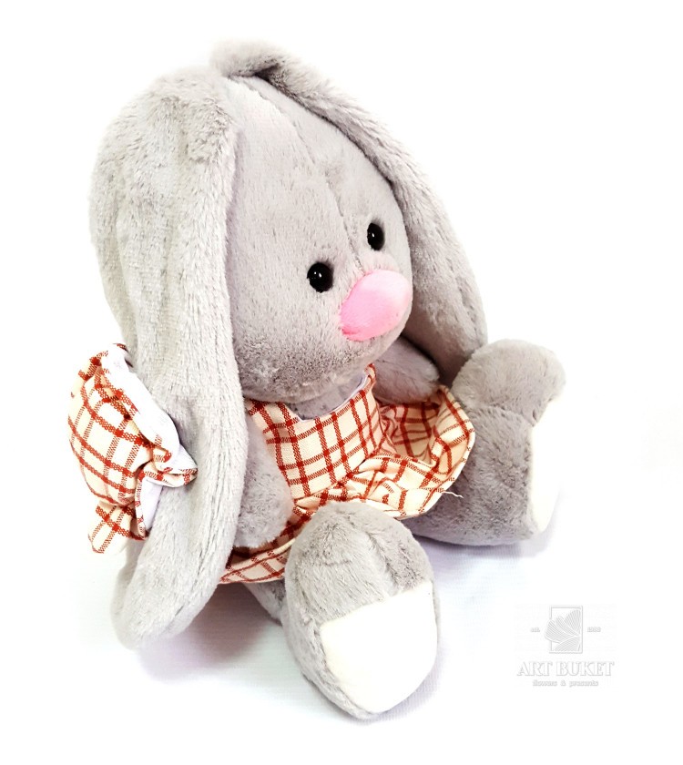 Зайка в белом платье