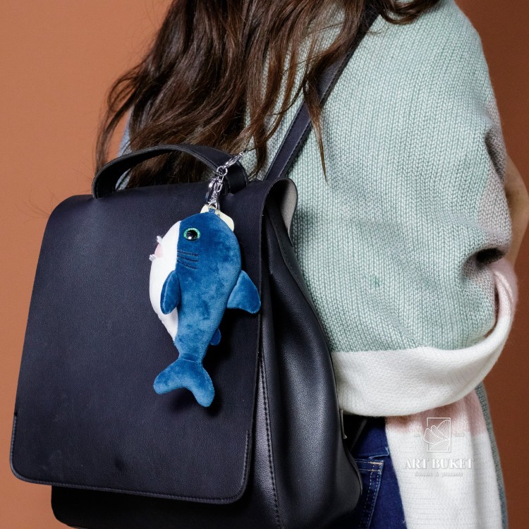 Брелок синяя акула