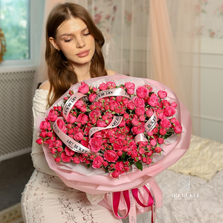11 кустовых розовых роз