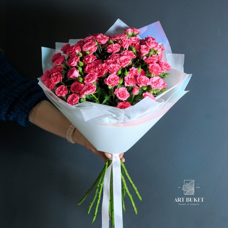 11 кустовых розовых роз