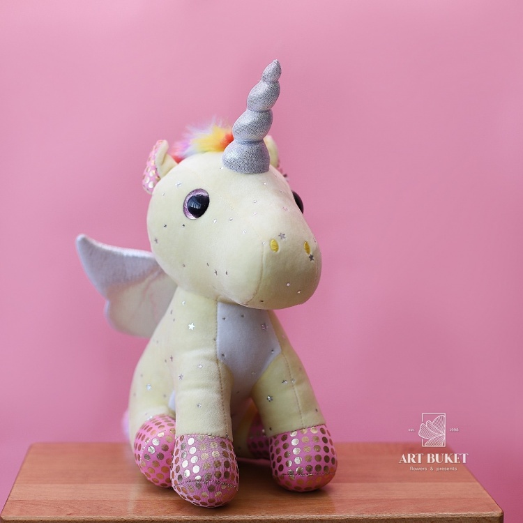 Единорог с серебряными крыльями