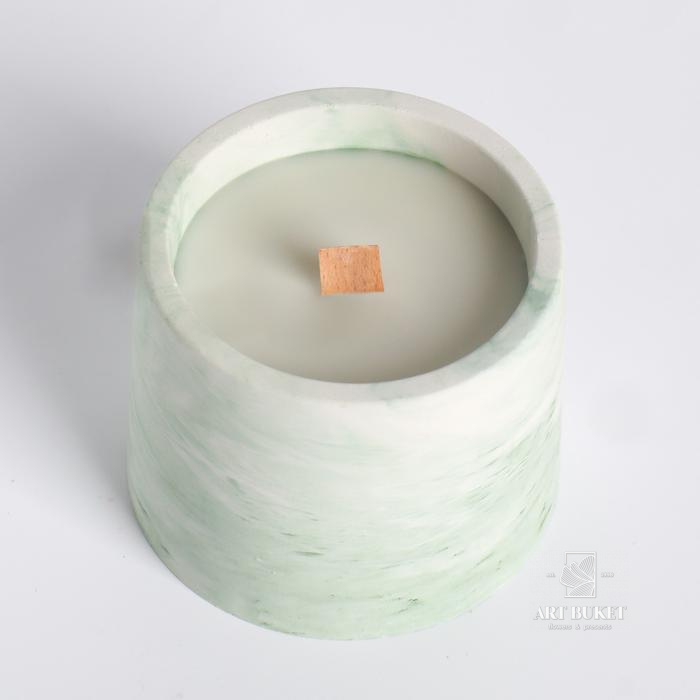Свеча в бетоне с соевым воском на подставке, деревянный фитиль, бело-зеленая