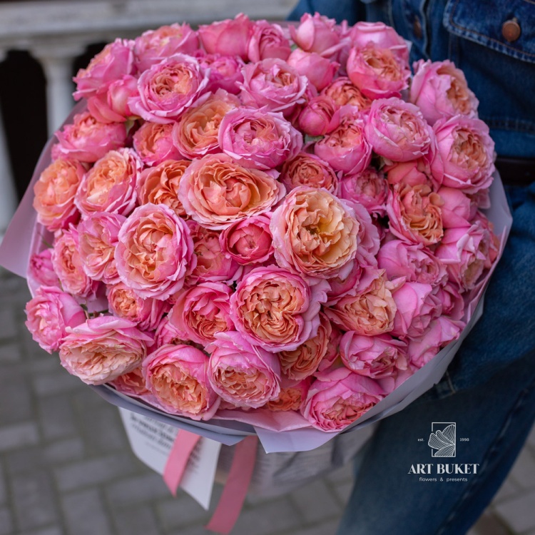 19 пионовидных кустовых роз "Джульетта"