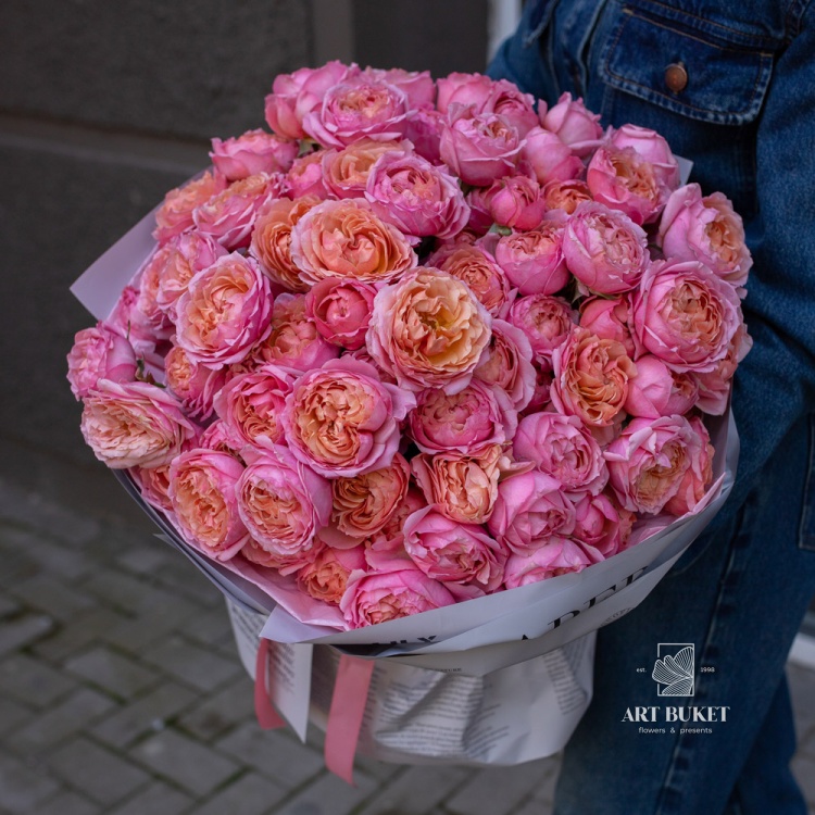 19 пионовидных кустовых роз "Джульетта"