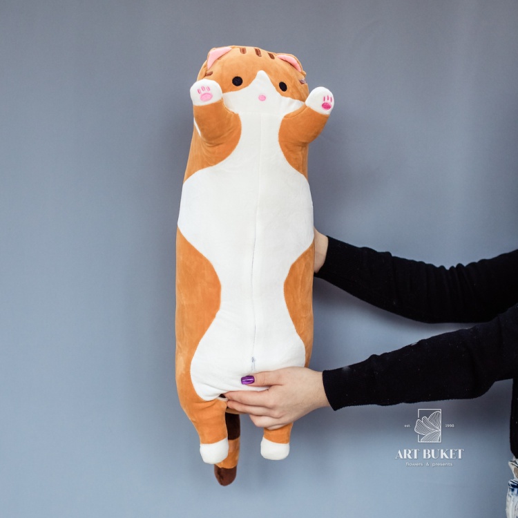 Кот лежачий с пледом рыжий 60 см