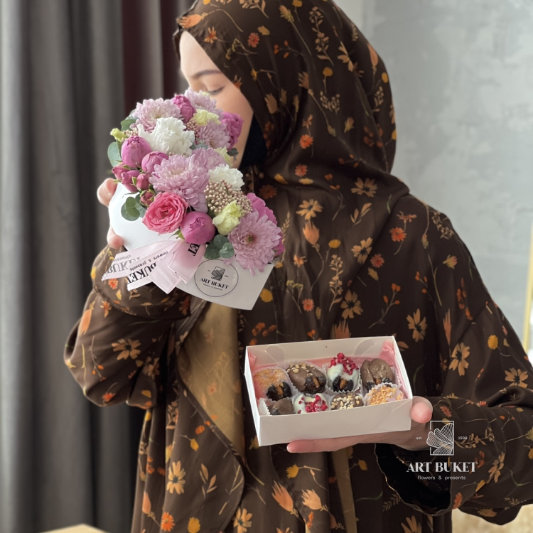 Подарочный сет #48: композиция и финики в шоколаде